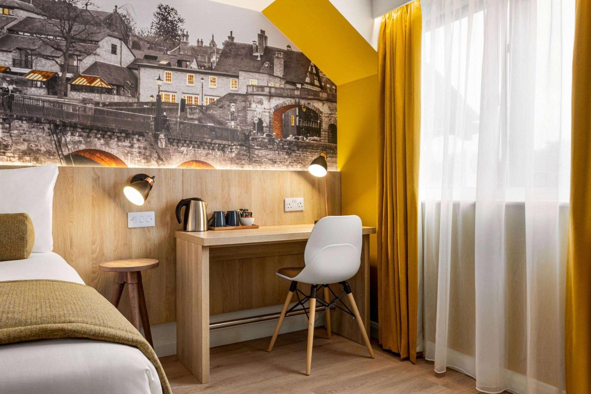 Super 8 By Wyndham Chester East Esterno foto